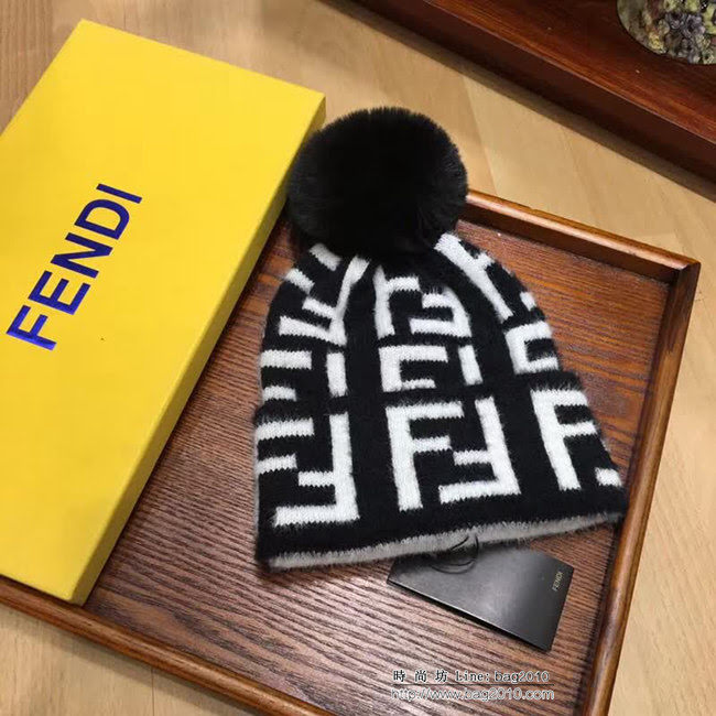 FENDI芬迪 爆款 水貂絨配大毛球 原單帽子 LLWJ8021